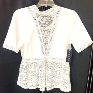 SCOBE brand white lace top short sleeve blouse with lace details size M NWT